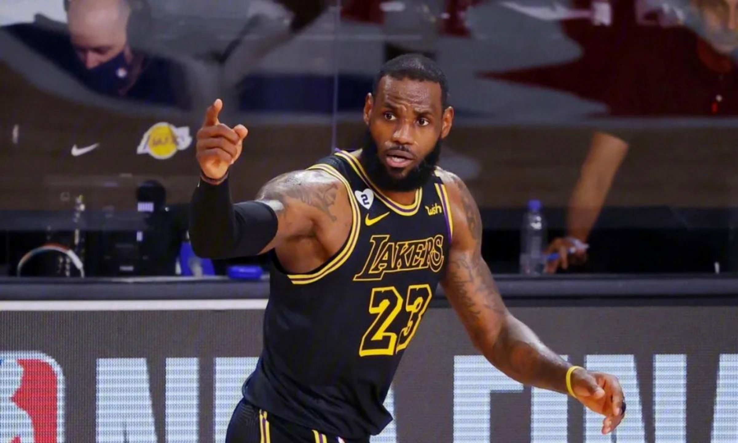 关键时刻洛杉矶湖人临场应变：意甲节点到来，悬念犹存，更衣室氛围转暖的简单介绍